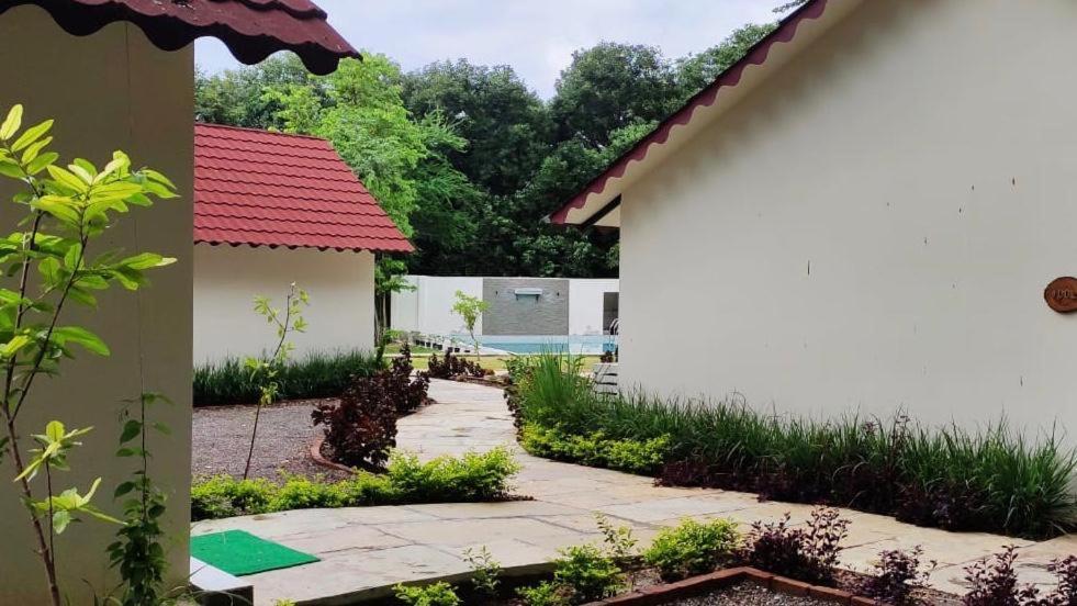 Aranya Vilas - A Nature Resort Udaipur Extérieur photo